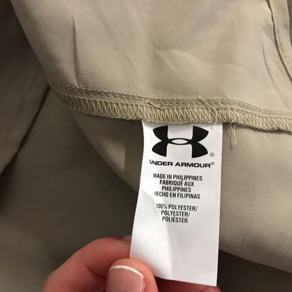 UNDER ARMOUR - MEN'S XL - TAN LOOSE FIT HEATGEAR BUTTON COLLARED SHIRT - Picture 5 of 5